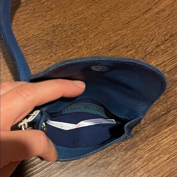 NWT Free People Navy Leather Wristlet - Picture 4 of 4